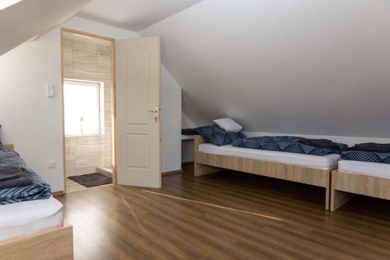 Takacs Pince Apartman Hajos Exterior foto