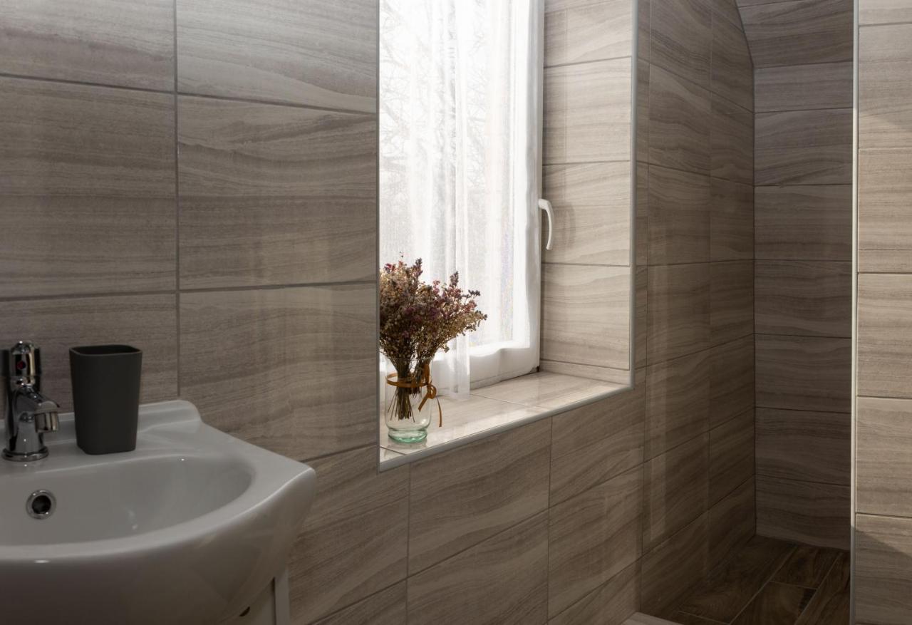 Takacs Pince Apartman Hajos Exterior foto