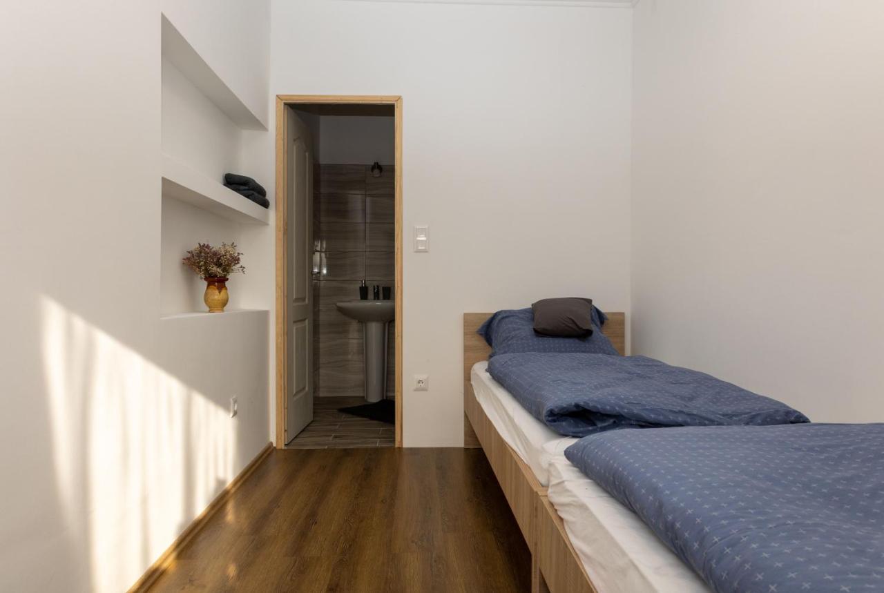 Takacs Pince Apartman Hajos Exterior foto
